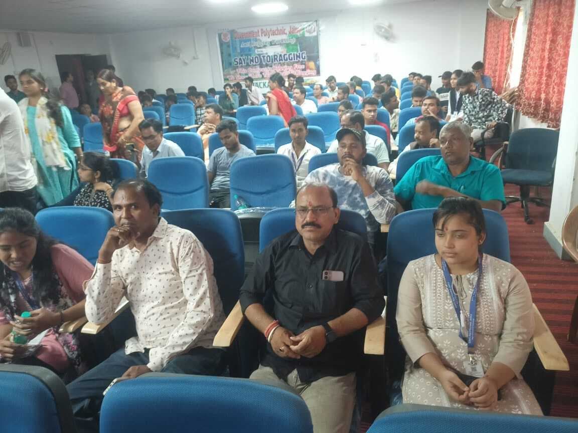 पॉलिटेक्निक कॉलेज के विकास में सहयोग का आह्वान