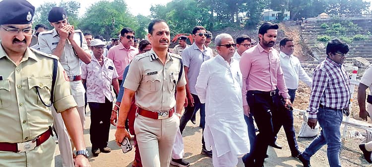 सिंचाई मंत्री ने लिया दुर्गापुर बैराज पर वैकल्पिक सड़क का जायजा