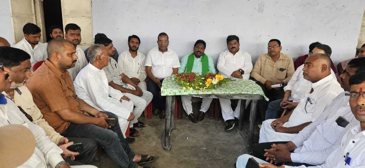 Giridih News :संविधान बचाओ रैली की सफलता को लेकर कांग्रेस की बैठक