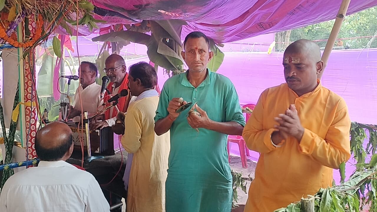 खुशहाल टोला में 48 घंटे की अखंड रामधुनी का आयोजन, भक्तिरस में डूबा नगर