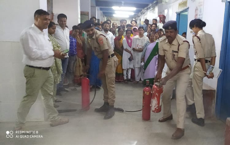 मॉक ड्रिल कर आग से बचाव की दी जानकारी