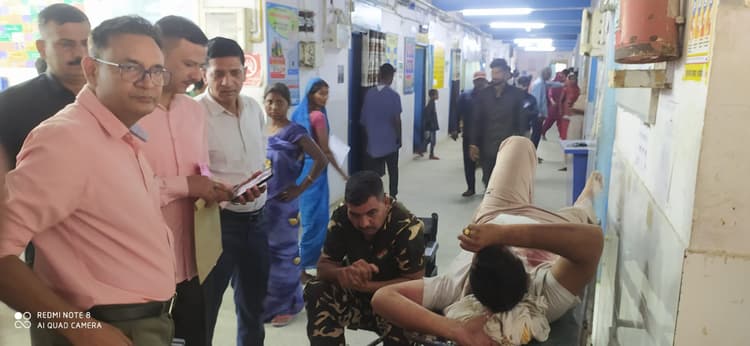 सड़क दुर्घटना में एसएसबी के दो जवान घायल