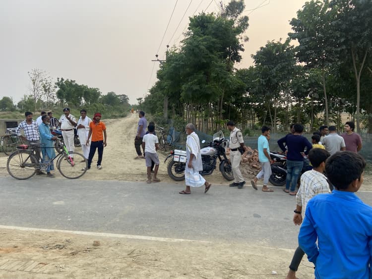 Motihari: पिस्टल से फायरिंग कर एक लाख की लूट, खोखा बरामद