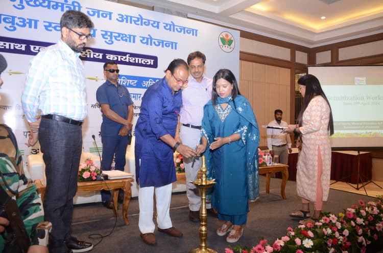 Ranchi News : निजी अस्पतालों को मरीज के इलाज की लेनी होगी पूरी जिम्मेदारी : स्वास्थ्य मंत्री