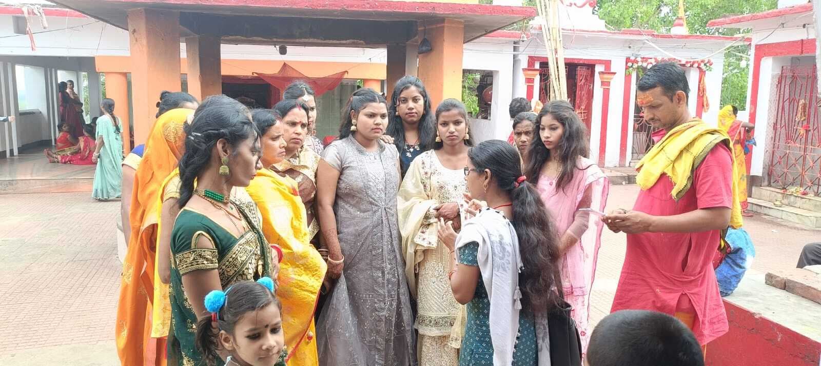 बाल विवाह की सूचना 181 या 1098 नंबरों पर दें