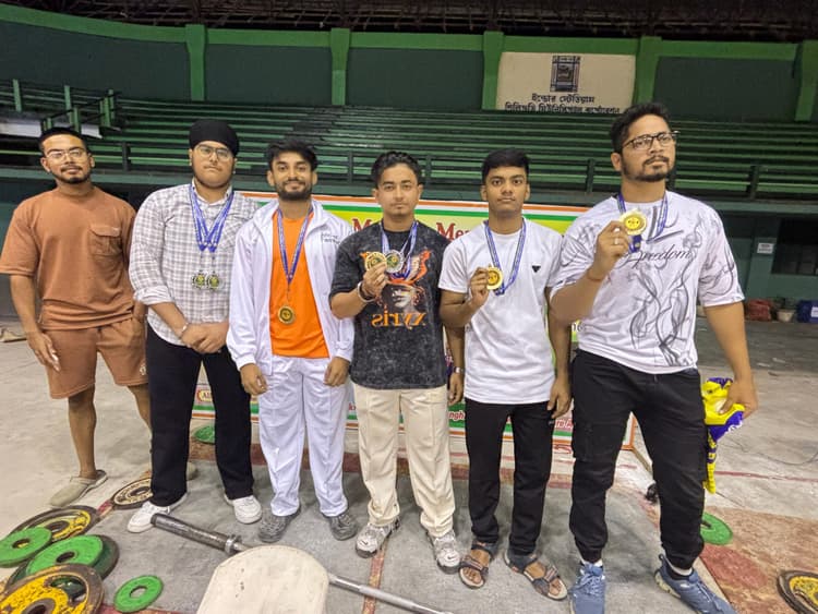 National Strength lifting : नील अमृत त्रिपाठी ने जीते दो स्वर्ण पदक