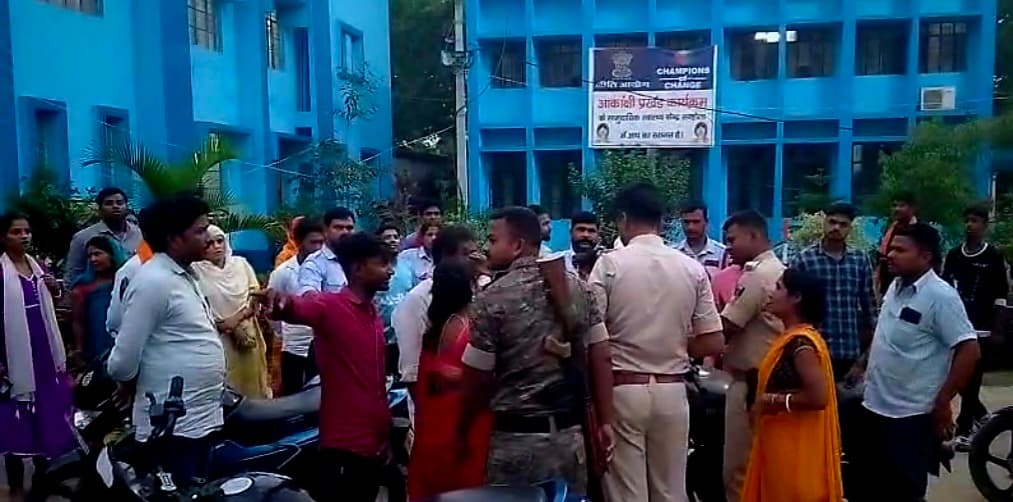 Bhagalpur news दो बाइक की टक्कर में बच्चा सहित चार जख्मी