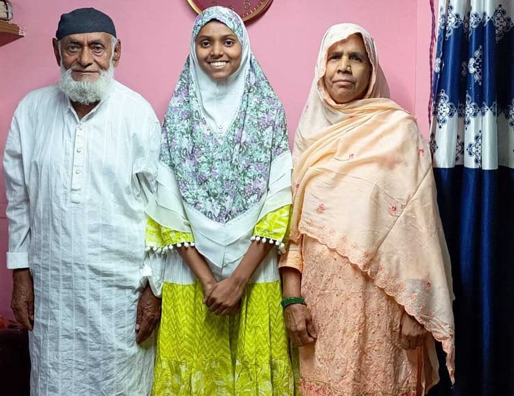 सारिया नाज बनी चिल्ड्रेन ऑफ न्यू डॉन स्कूल की टॉपर