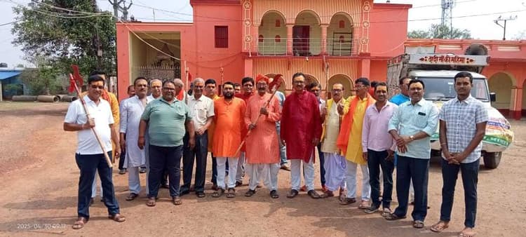 ब्राह्मण समाज ने परशुराम जंयती पर किया अस्त्र-शस्त्र का पूजन