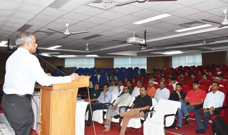 विलुप्त हो रही प्रजातियों को बचाने के लिए पारिस्थितिकी तंत्र का संतुलन जरूरी