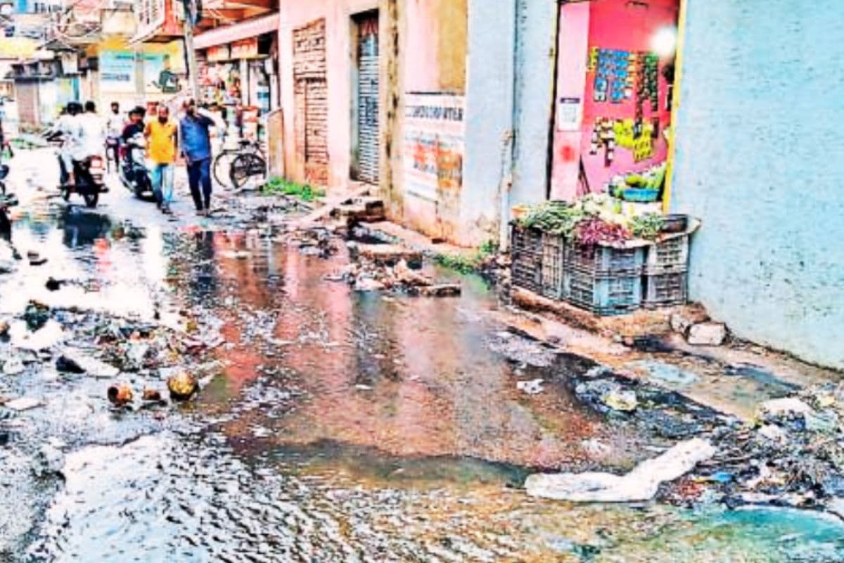 Jharkhand Weather: रांची में मौसम की मार, 2 विमान डायवर्ट, 5 देर से आये