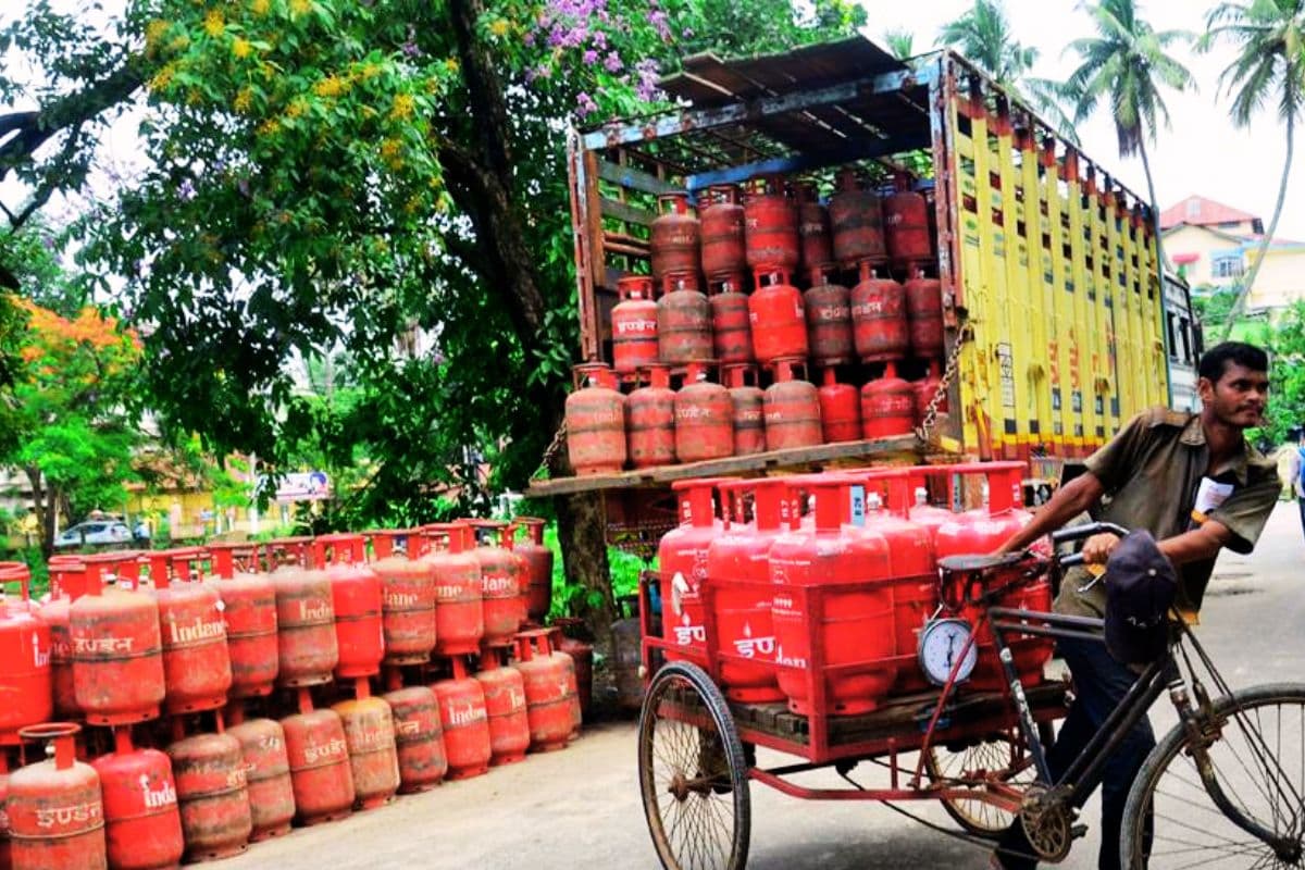 lpg cylinder price today 1 april 2025 in your city of jharkhand lpg cylinder price today 1 april 2025 in your city of jharkhand
