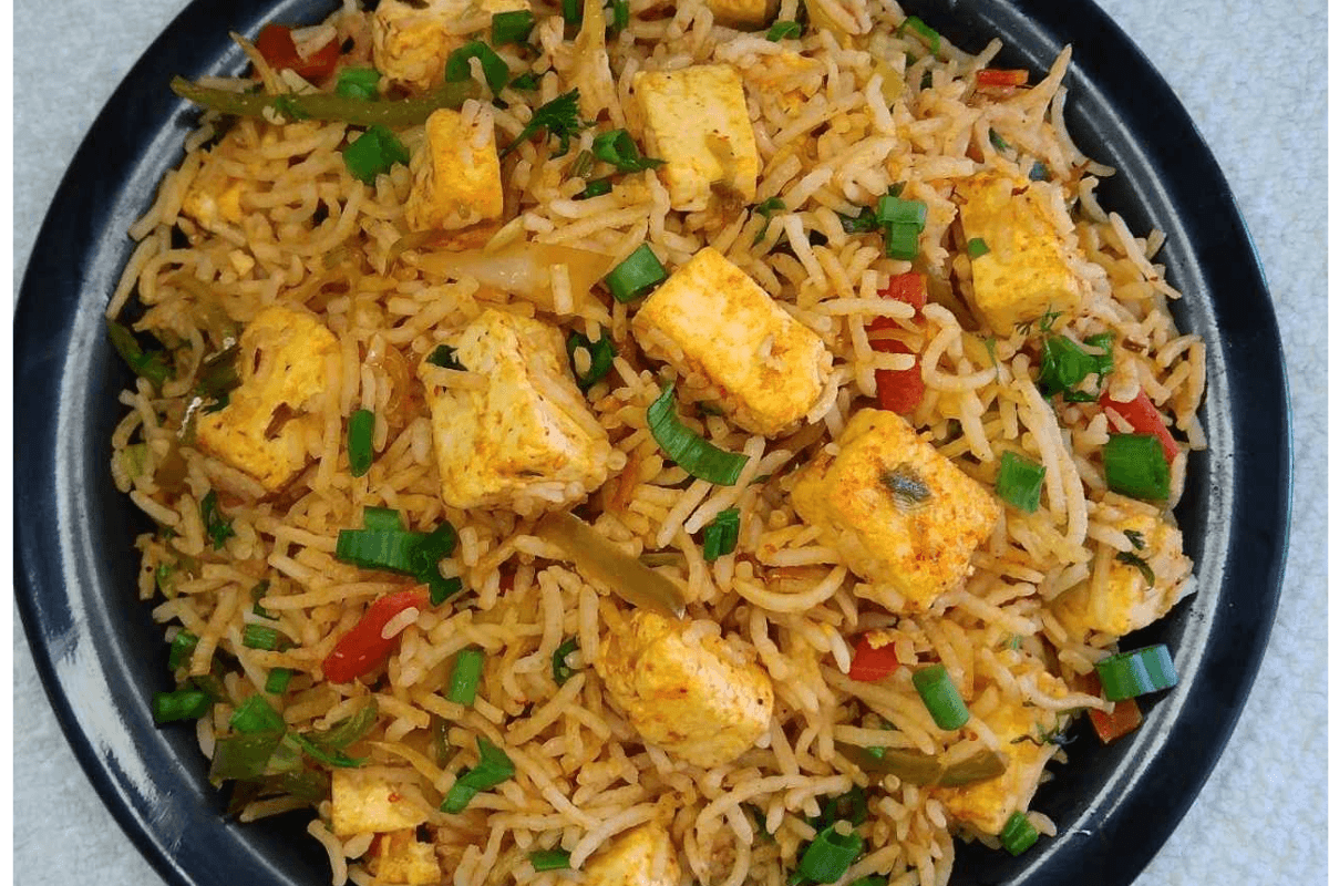 Paneer Fried Rice Recipe: मिनटों में बनाएं आसान और स्वादिष्ट पनीर फ्राइड राइस, घर पर परफेक्ट डिनर रेसिपी Paneer Fried Rice Recipe: मिनटों में बनाएं आसान और स्वादिष्ट पनीर फ्राइड राइस, घर पर परफेक्ट डिनर रेसिपी
