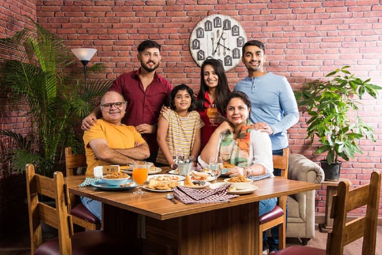 International Day of Families 2025: परिवार ही है हर रिश्ते की नींव, जानिए फैमिली डे से जुड़ी खास बातें
