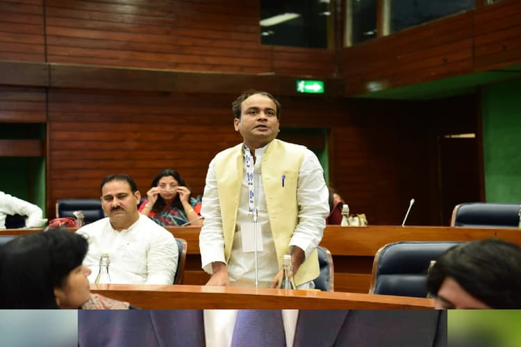 जाति जनगणना: चिराग के बयान पर भड़की चाचा पारस की पार्टी, रामविलास का नाम लेकर पढ़िए क्या कहा..