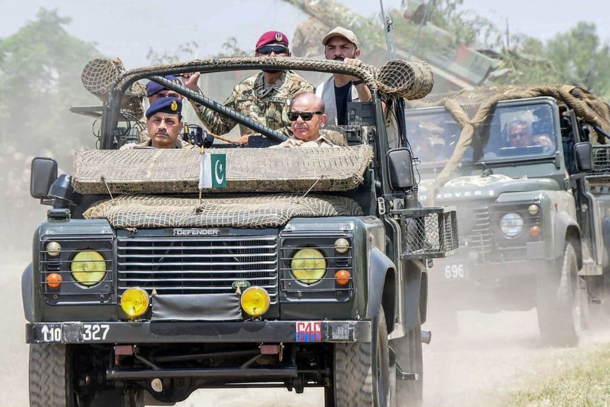 इमरान खान को रोकने की डील, फील्ड मार्शल बन सत्ता की बागडोर थाम रहे हैं आसिम मुनीर?