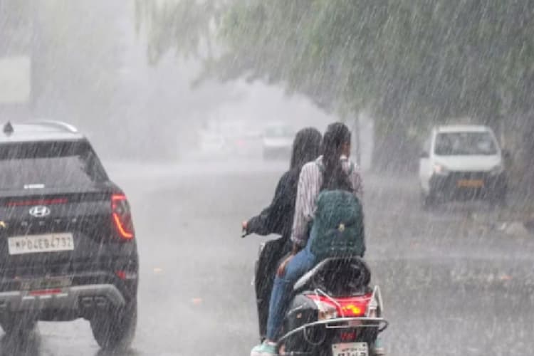 Nowcast Bihar: बिहार के इस जिले में अगले 3 घंटे आंधी-तूफान के साथ होगी तेज बारिश, IMD ने जारी किया रेड अलर्ट