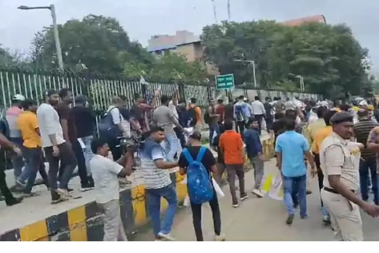 BPSC TRE3 के अभ्यर्थियों पर लाठीचार्ज, वीडियो शेयर कर रालोजपा ने खड़े किए सवाल