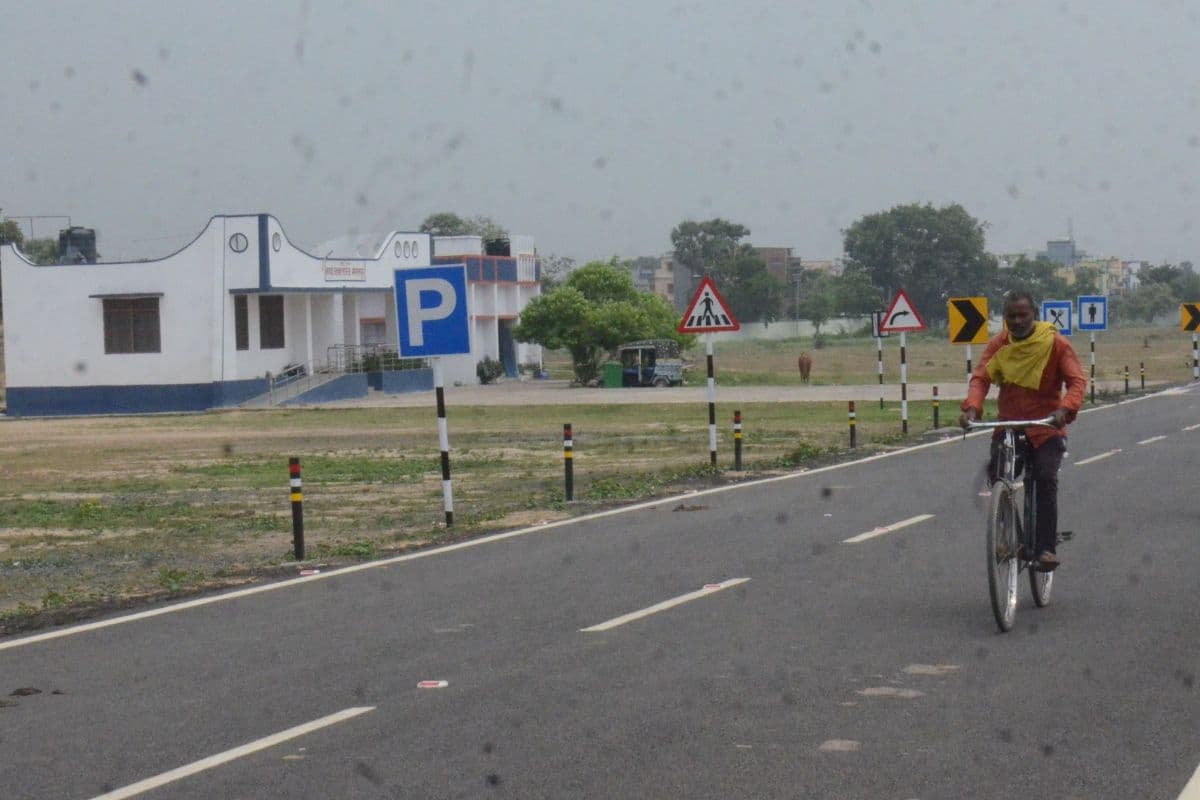 Bihar Airport: 23 करोड़ खर्च होने के बाद भी 8 साल से उड़ान शुरू करने की कोशिश नाकाम, सुविधाएं सिर्फ कागजों पर