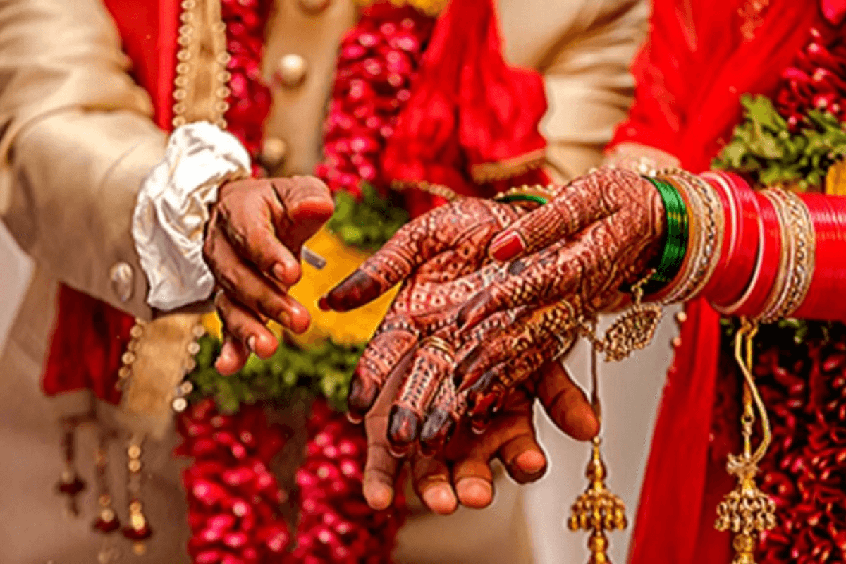 Bihar News: वरमाला के दौरान फोटो खींचने के लिए जमकर मारपीट, दूल्हे के 3 रिश्तेदार अस्पताल में भर्ती