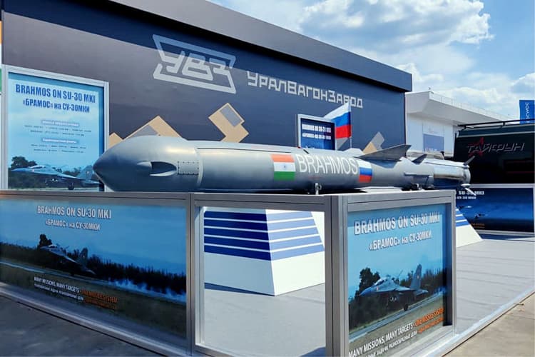 BrahMos Missile: डिफेंस मैन्युफैक्चरिंग का नया हब बनेगा लखनऊ, राजनाथ सिंह आज करेंगे ब्रह्मोस यूनिट का उद्घाटन