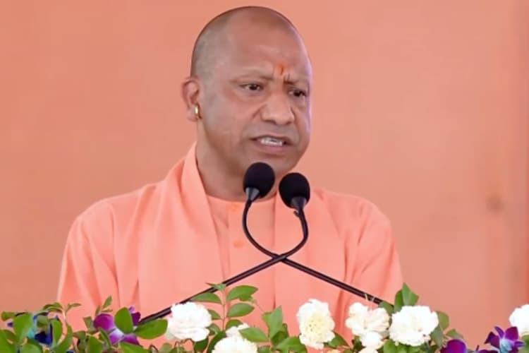 Footwear & Leather Policy 2025: पूर्वी उत्तर प्रदेश और बुंदेलखंड में चमकेगा फुटवियर-लेदर उद्योग, लाखों युवाओं को मिलेगा रोजगार