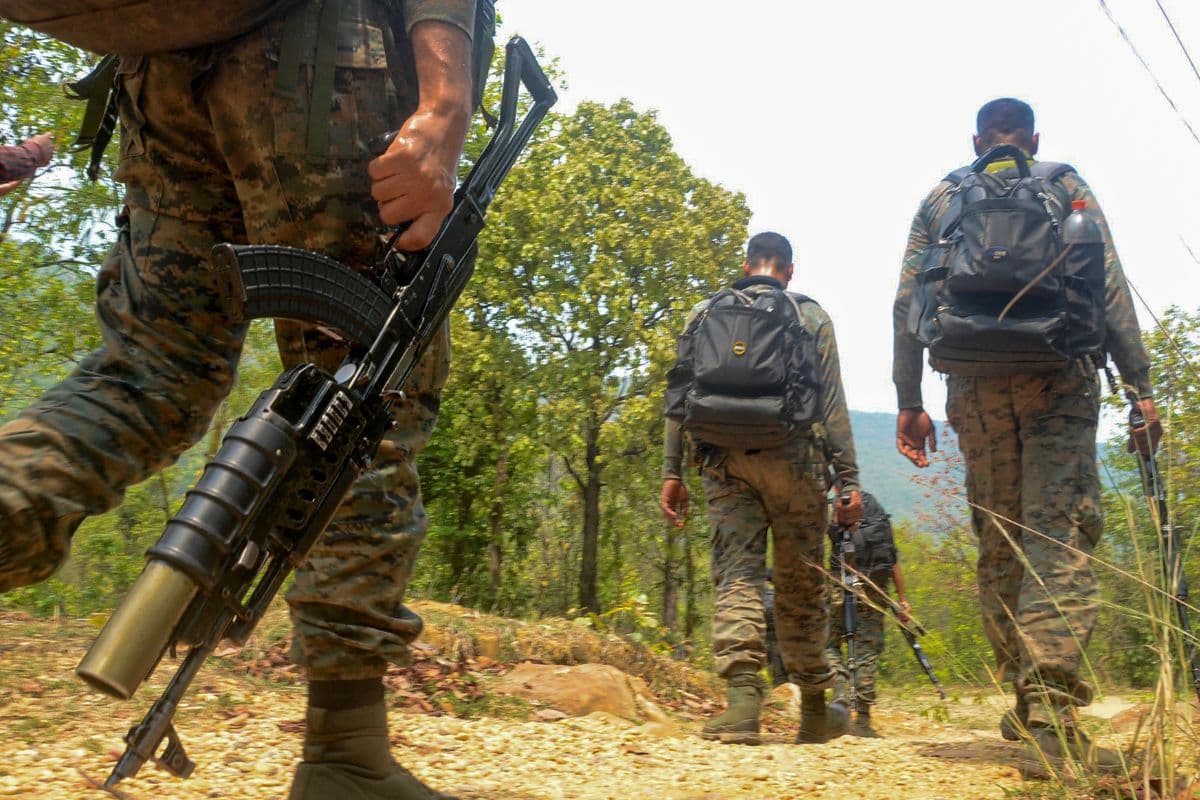 Chhattisgarh Naxal Encounter: नक्सलियों पर करारा प्रहार, 1 करोड़ का इनामी बसवराजू सहित 27 ढेर, मोदी-शाह ने की सराहना