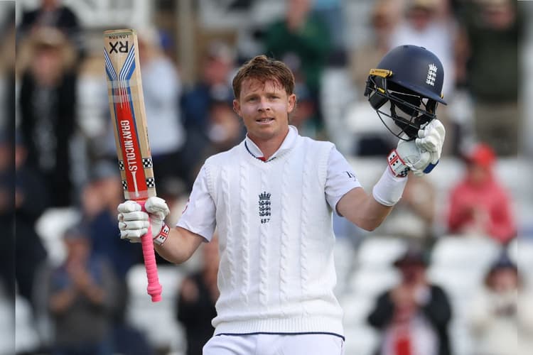 इंग्लैंड ने घोषित की अपनी पारी, दूसरे दिन 8 ओवर में जड़े 67 रन, 3 बल्लेबाजों के शतक 1 ने जड़ी फिफ्टी