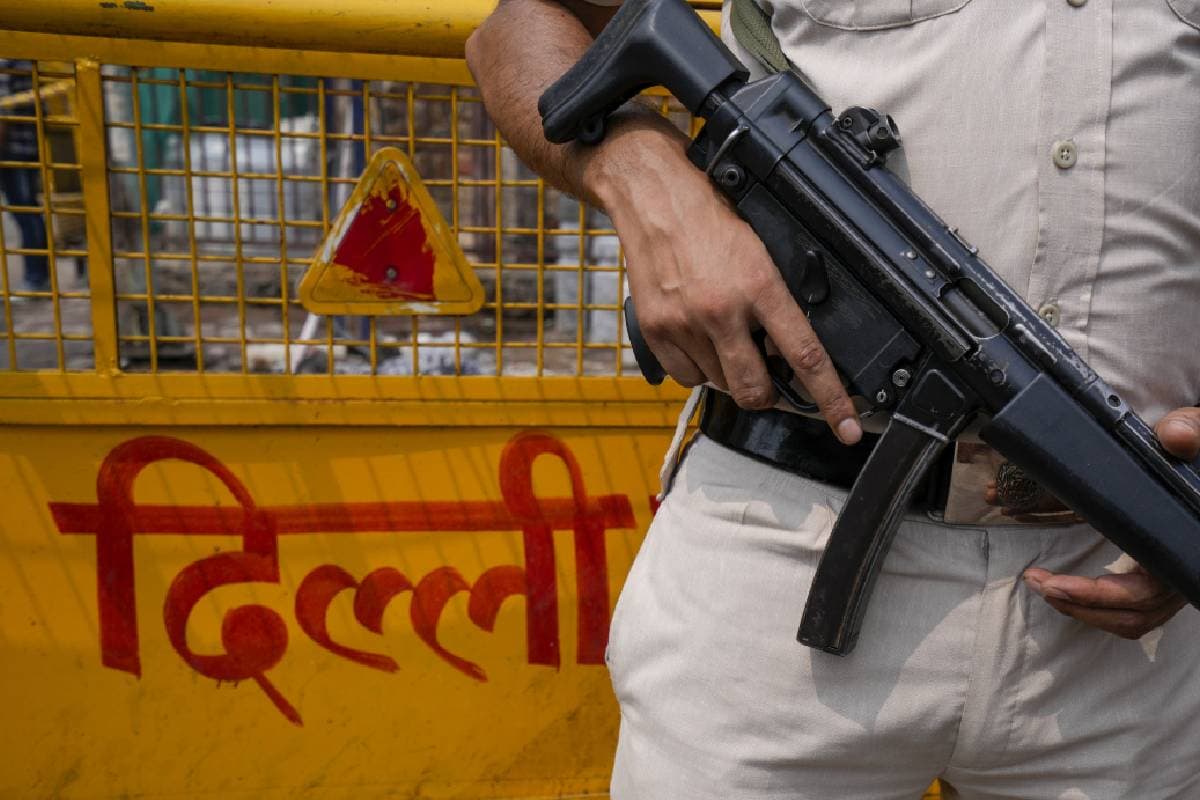 Delhi Police : स्कूल छोड़ने वाले बच्चों के घर पहुंच रही है पुलिस