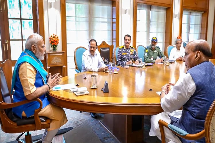 India Pakistan Conflict: अपनी जमीन पर किसी भी आतंकी हमले को युद्ध मानेगा भारत, सरकार ने किया बड़ा फैसला