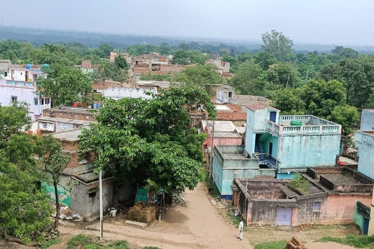Jharkhand Village: झारखंड का एक खास गांव, जहां हर घर में सरकारी नौकरी, रेलकर्मियों के लिए है फेमस