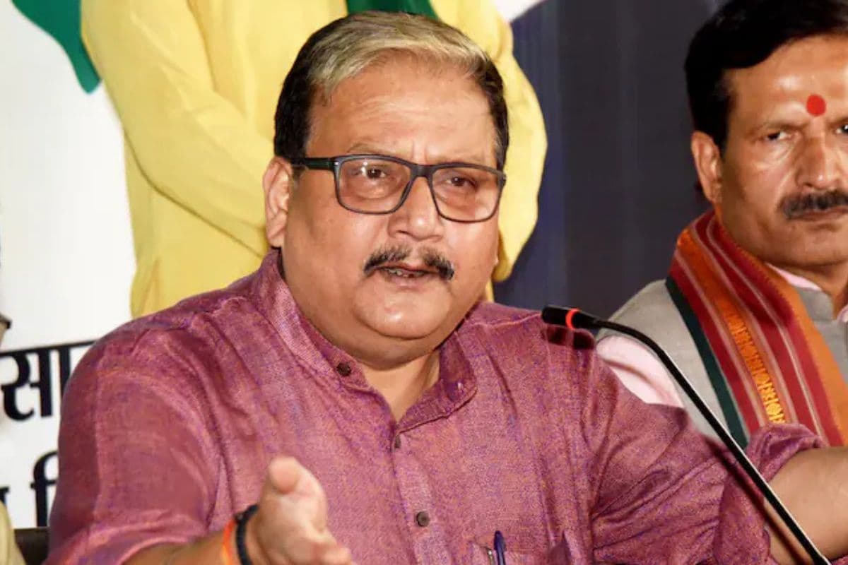 MP Manoj Jha: मनोज झा ने बीजेपी नेता पर किया तीखा वार, कहा- गिरिराज पाकिस्तान…