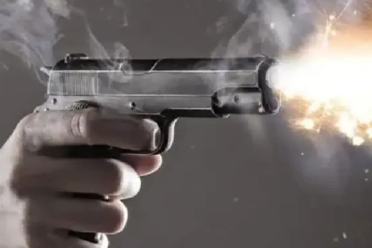 Bihar Crime: मंदिर में सो रहे पुजारी की गोली मारकर हत्या, खून से लथपथ मिला शव