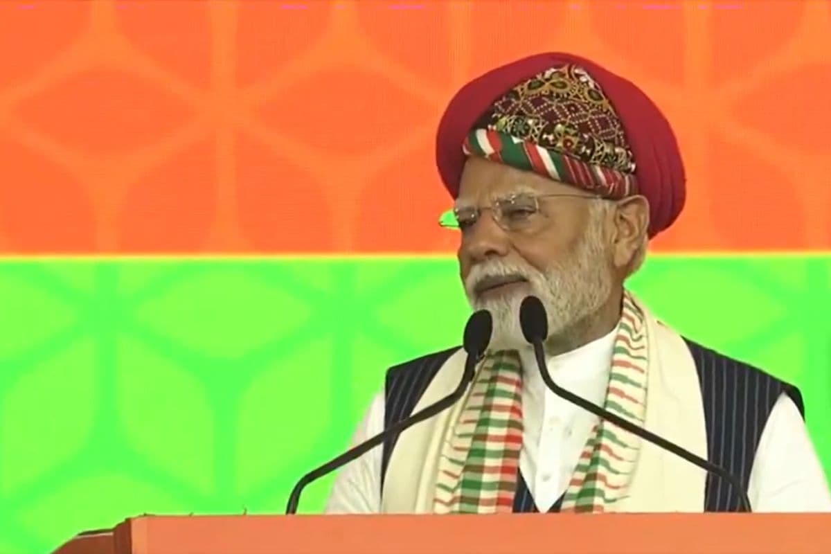 PM Modi Attack On Pakistan: ‘चैन की रोटी खाओ, वरना हमारी गोली तो है,’ पीएम मोदी ने पाकिस्तान को दी सख्त चेतावनी, देखें Video