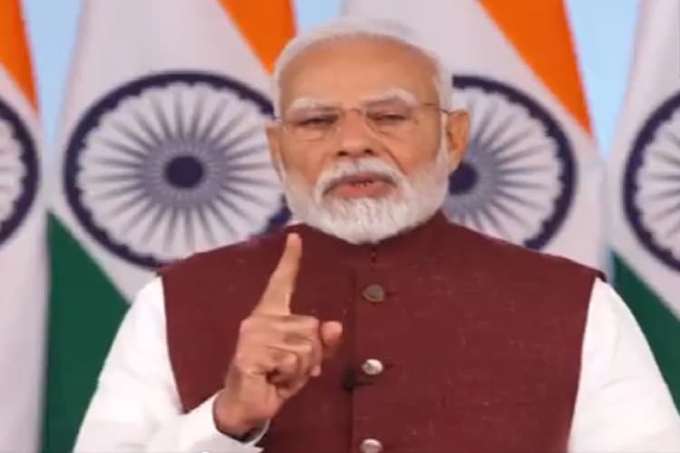 हमने पाकिस्तान के सीने में बसे आतंकियों के ठिकानों को खंडहर बना दिया: पीएम मोदी