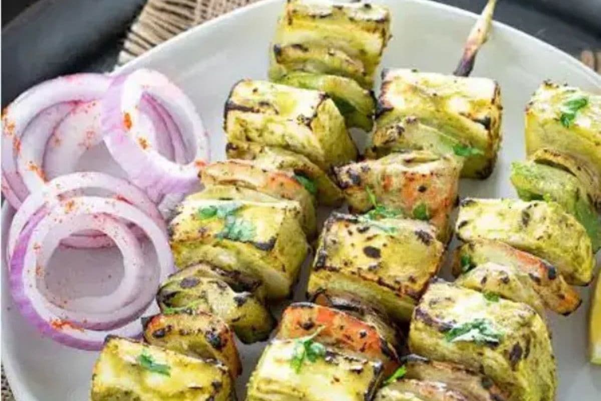 Paneer Malai Tikka Recipe: टिक्का विद ट्विस्ट,मलाईदार स्वाद से ट्रेंड कर रहा है ये पनीर स्नैक