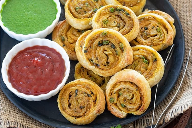 Pinwheel Samosa Recipe: क्रंची स्पाइसी और एकदम हटके,ट्राय करें ये क्रिस्पी पिनव्हील समोसे