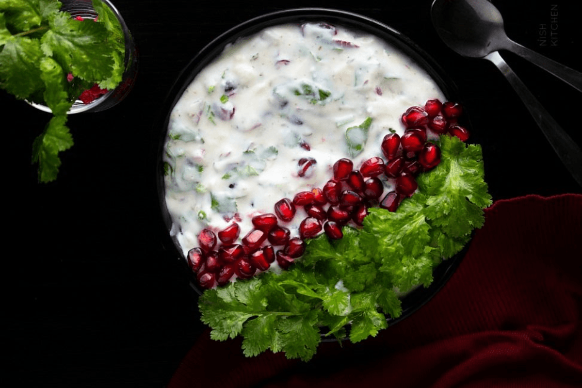 Pomegranate Raita Recipe: मेहमानों को करें इंप्रेस टेस्टी और रिफ्रेशिंग अनार का रायता से- फायदे जानकर होगी हैरानी