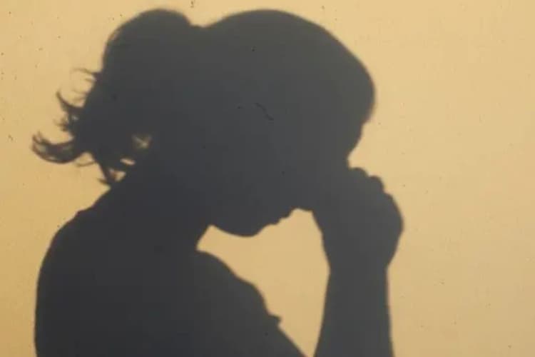 बेतिया: शादी का झांसा देकर नाबालिग के साथ बनाया संबंध, गर्भवती होने पर बुलेट की डिमांड कर छोड़ा