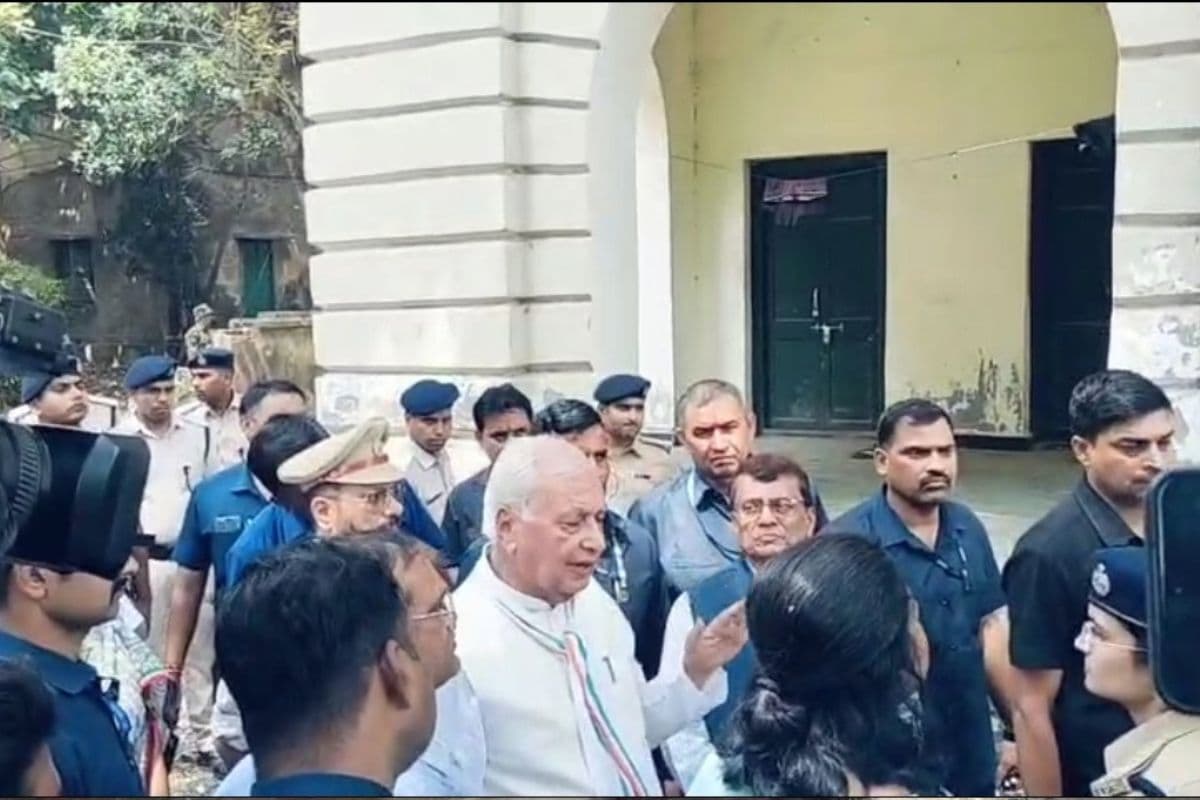 पटना: बमबाजी के बाद बीएन कॉलेज पहुंचे राज्यपाल, बोले- राजभवन में बैठकर नहीं लूंगा फैसला