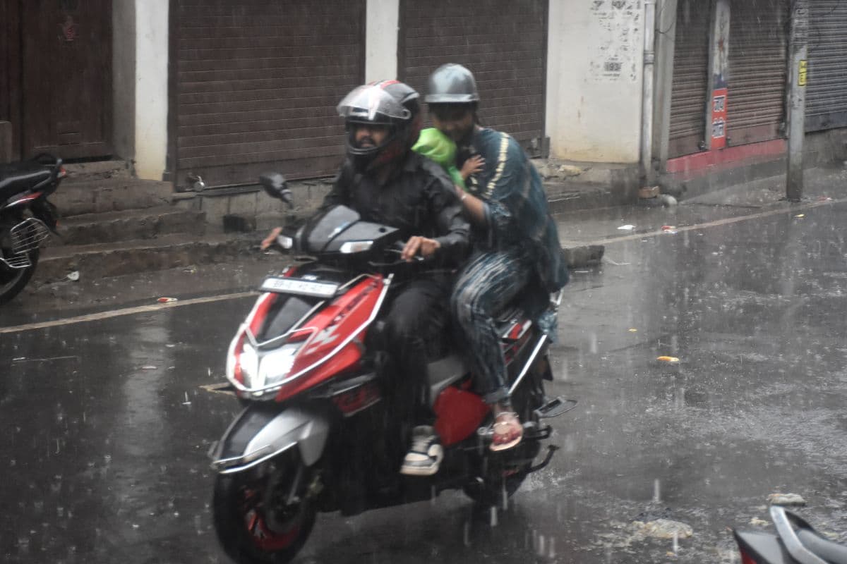 Bihar Rain Alert: बिहार के इस जिले में अगले दो दिन होगी भयंकर बारिश, मौसम विभाग ने जारी किया अलर्ट