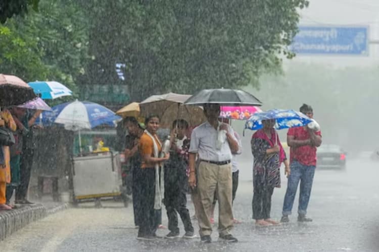 Bihar Rain Alert: बिहार के इस जिले में अगले तीन घंटे के दौरान होगी भारी बारिश, मौसम विभाग ने जारी किया ऑरेंज अलर्ट