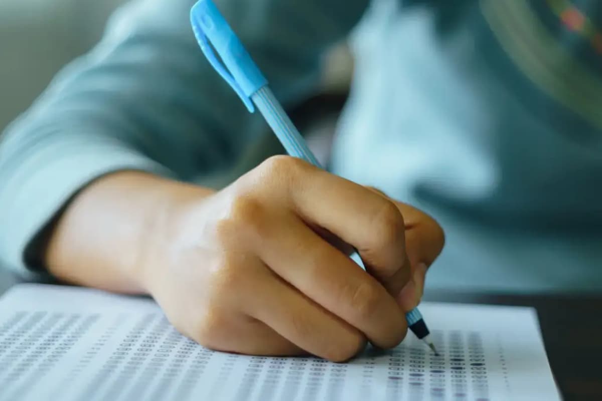 Railway Sarkari Naukri 2025