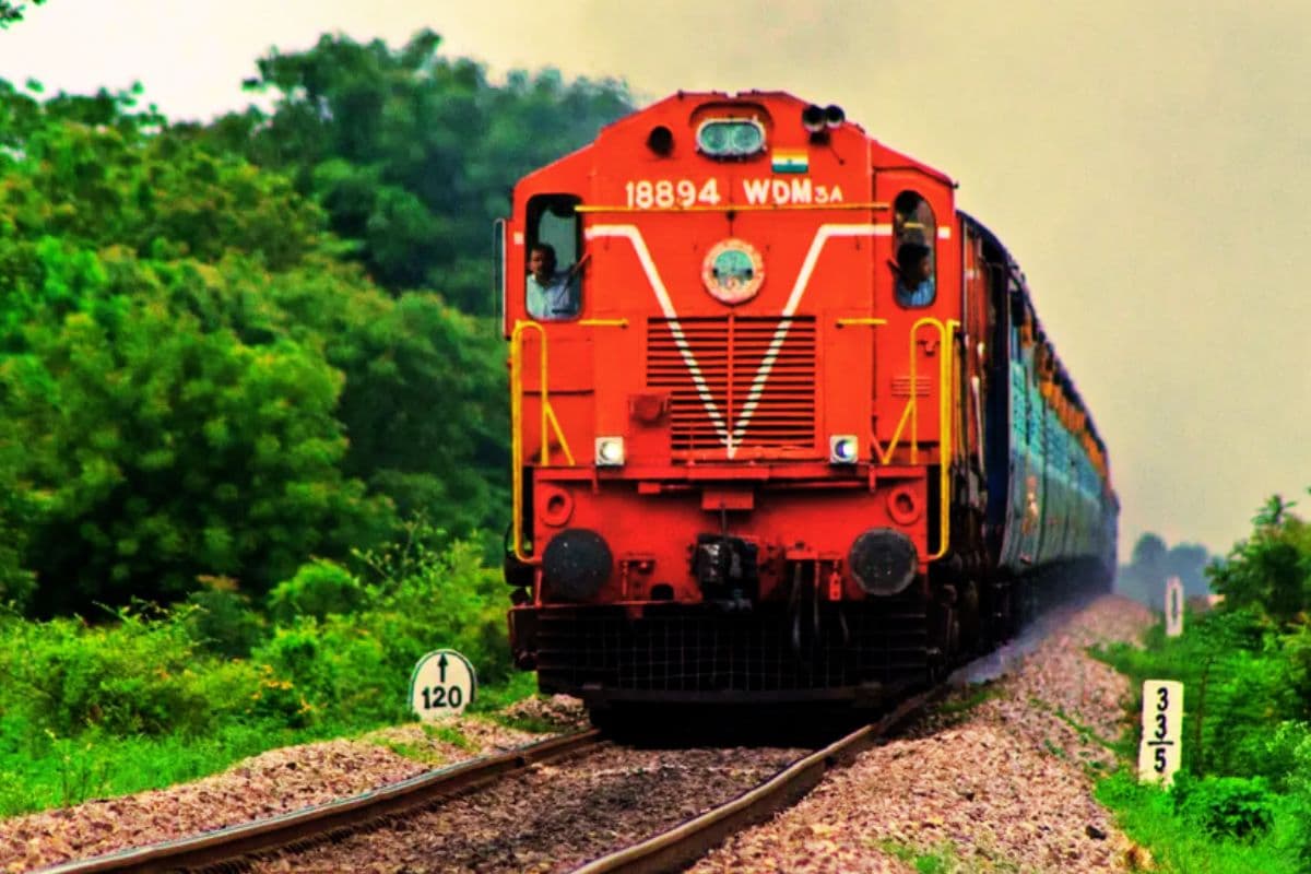 Cancelled Trains List: झाड़ग्राम-धनबाद मेमू समेत कई ट्रेनें रद्द, कुछ शॉर्ट टर्मिनेट, ये खुलेंगी लेट से, सफर से पहले देख लें लिस्ट