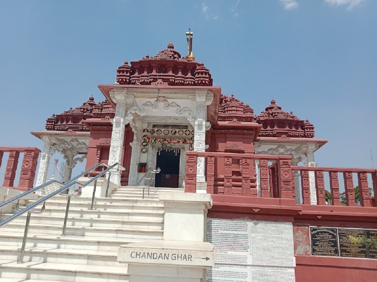 Robbery in Bihar: बिहार के नौलखा मंदिर में लूट, पुजारी का बेटा और भतीज अरेस्ट