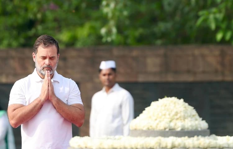 राजीव गांधी को याद करके भावुक हुए राहुल गांधी, लिखा- पापा आपकी यादें...