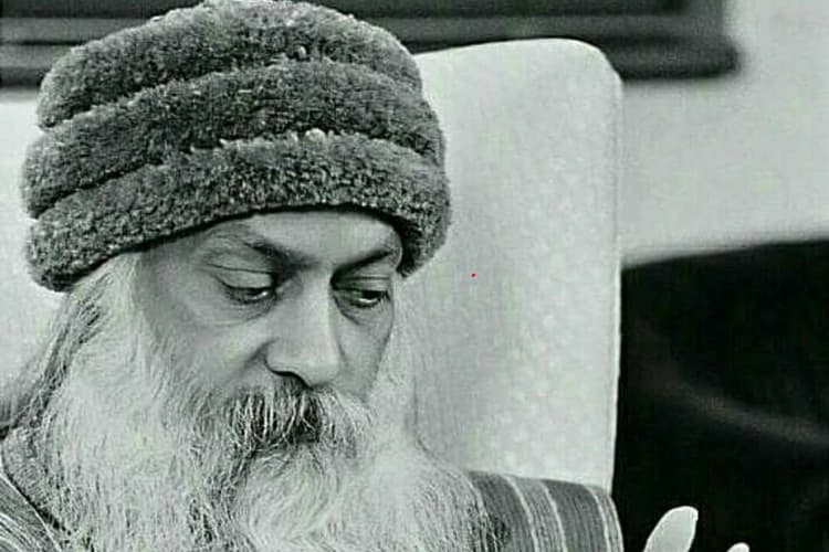 Osho Quotes: इन लोगों को भूलकर भी न पहुंचाएं दुख, नहीं तो मौत से भी बदतर हो जाएगी जिंदगी