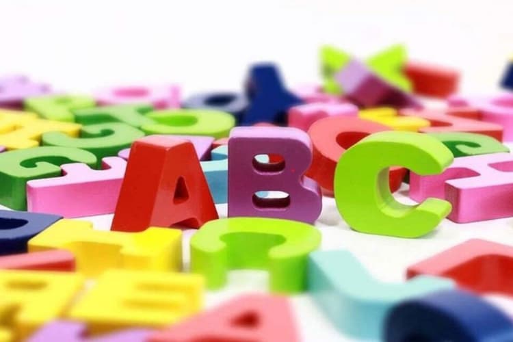 आपका भी नाम इन अक्षरों से होता है शुरू तो नहीं होगी पैसों की दिक्कत