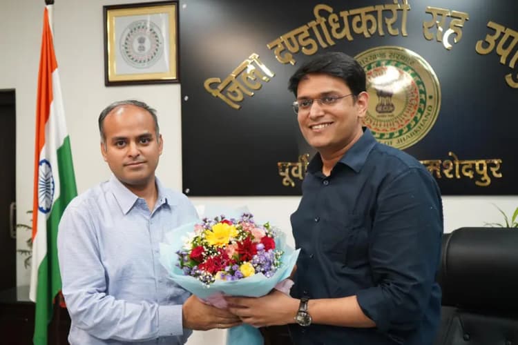 Success Story: IITian कर्ण सत्यार्थी बने जमशेदपुर के DC, जानें UPSC तक पहुंचने का उनका सफर