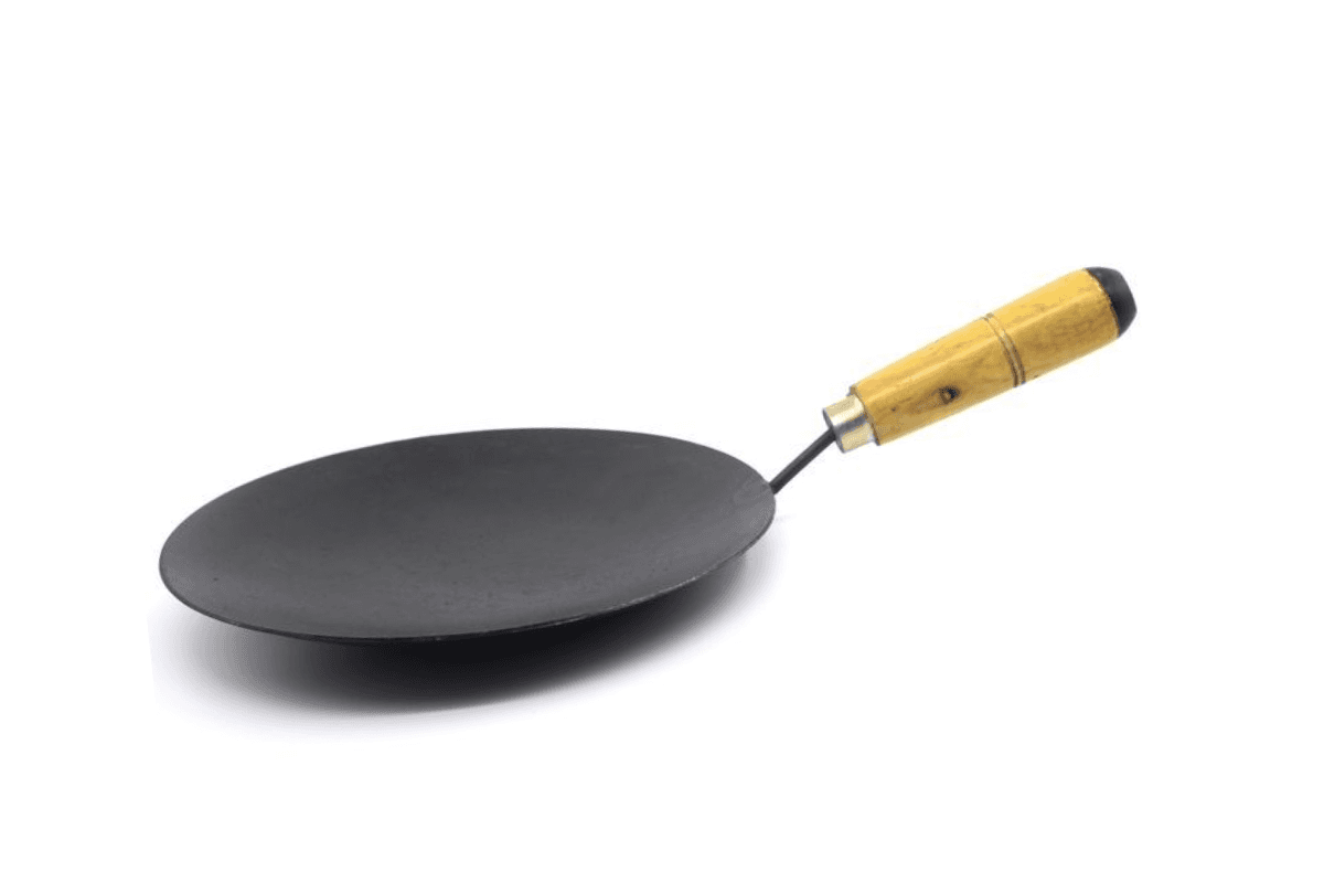 Tawa Vastu Tips: क्या रात में तवा धोना सही?